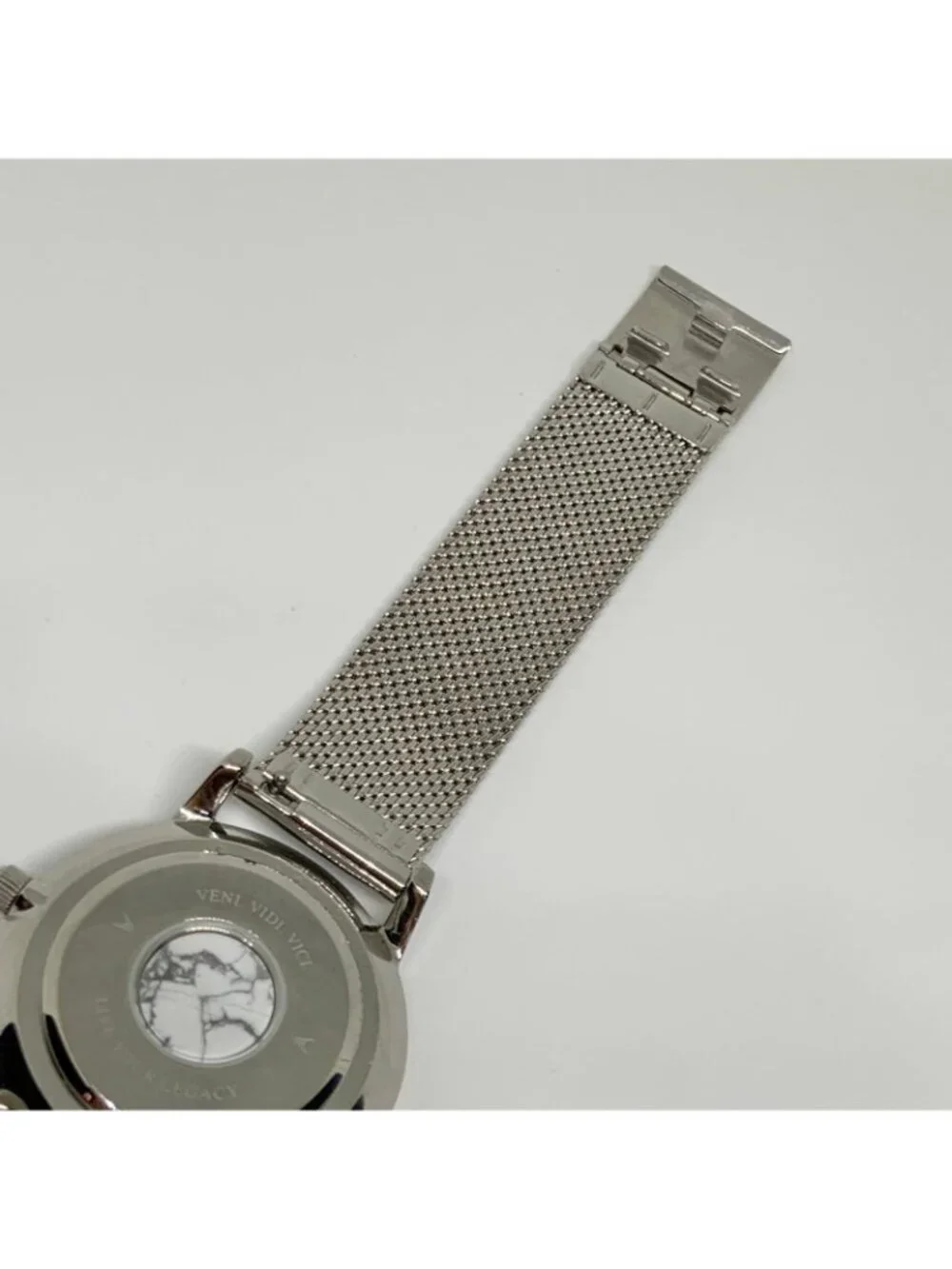 Vincero Women’s Watch “live your legacy” 33mm  quartz analog mesh band running